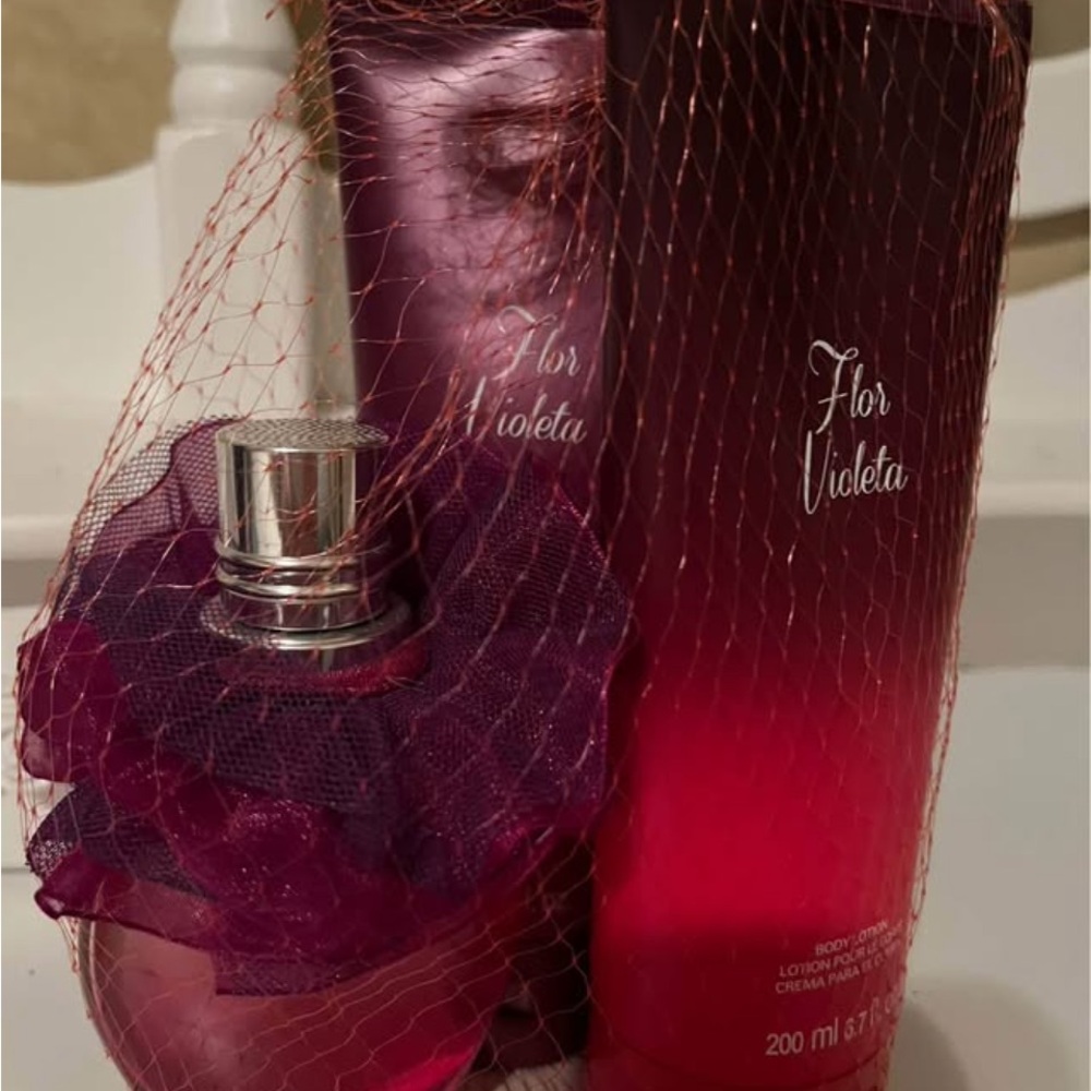 Avon Flor Violeta Body Lotion and Shower Gel Set - Purple and Pink